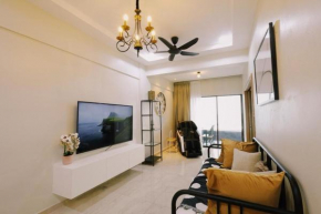 Casa Melati Beachfront with Massage Chair and Bathtub